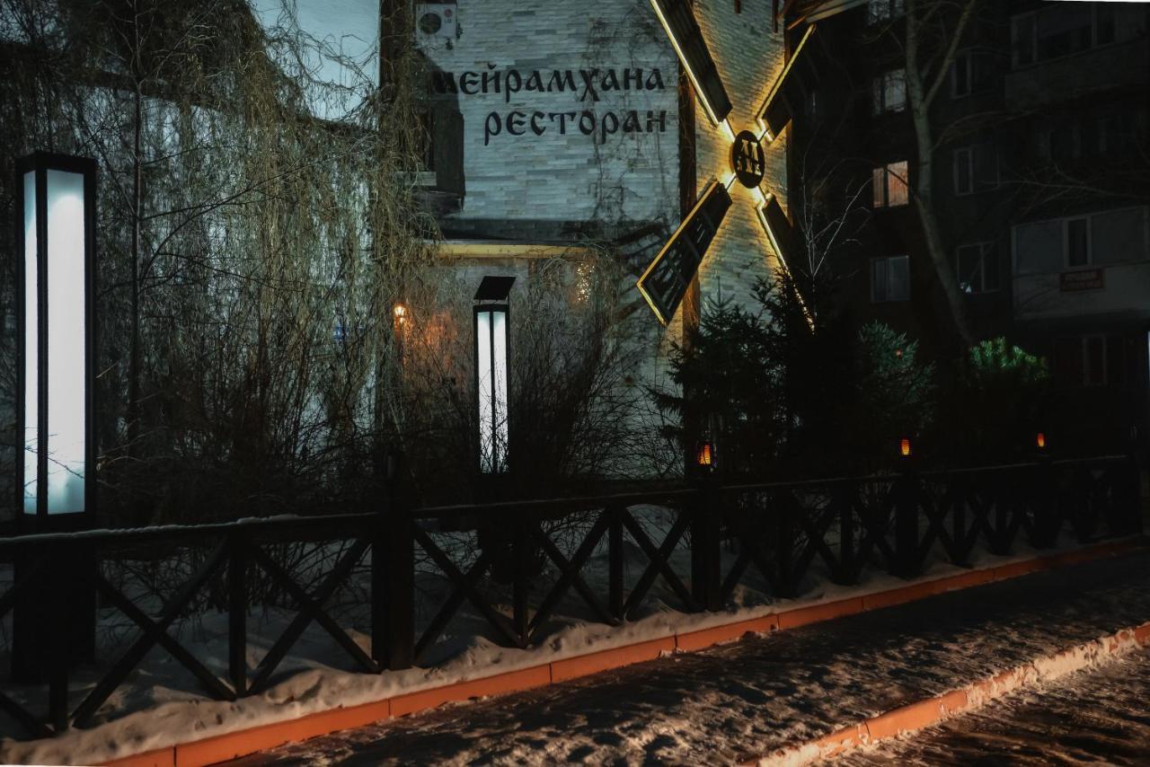Metelitsa Hotel Karagandy Exterior foto